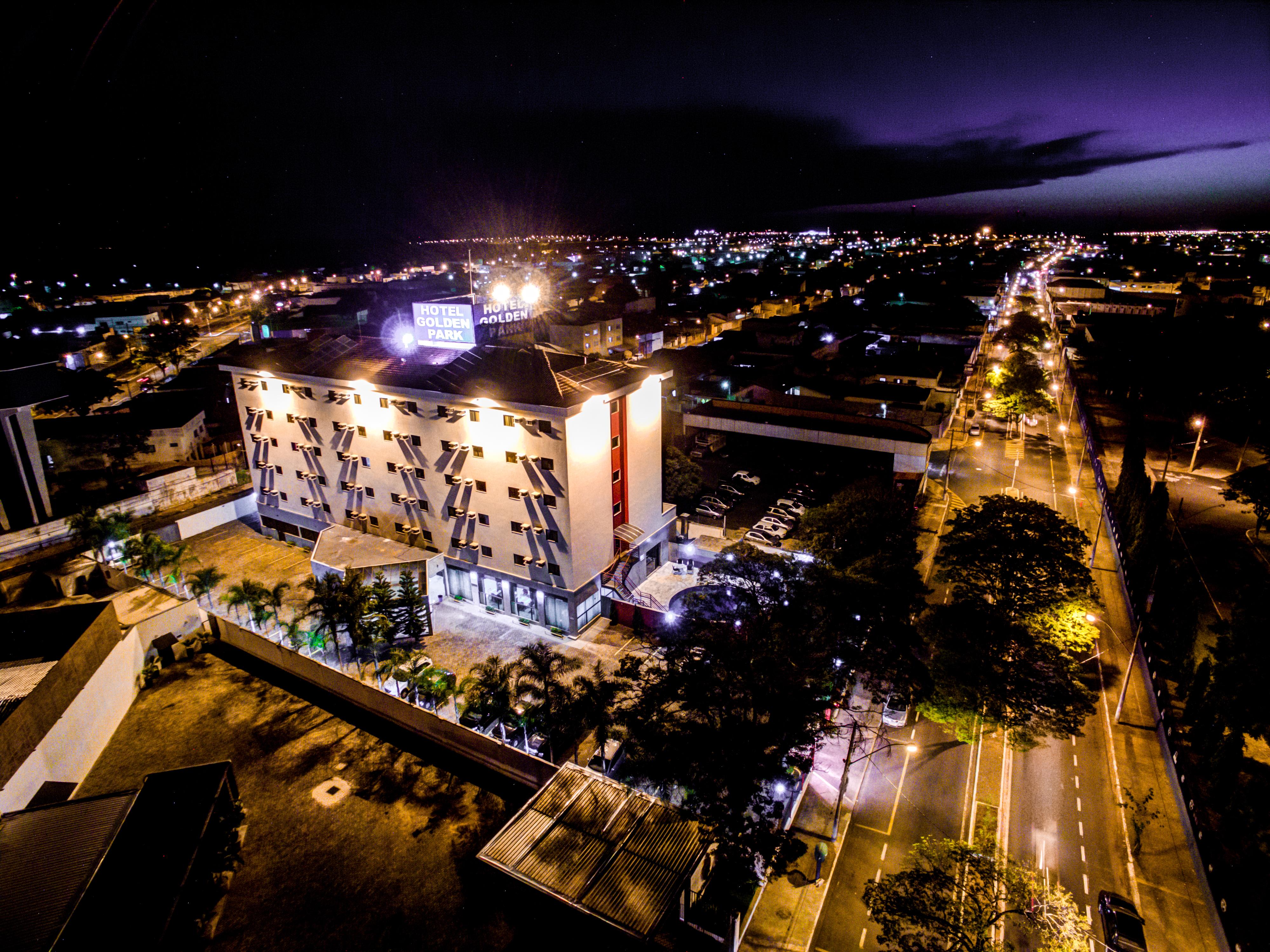Hotel Golden Park Uberaba By Nacional Inn Экстерьер фото